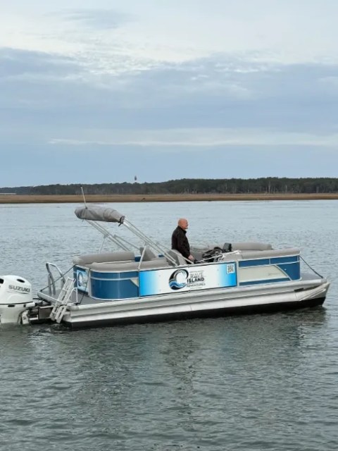 a small boat in a body of water
